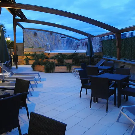 Valley Hotel