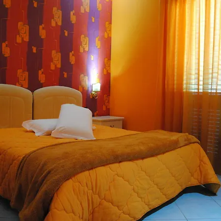 فندق Valley 3*